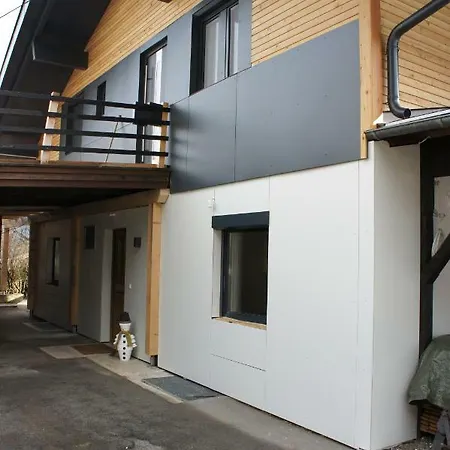 Haus Adlerhorst アパート *