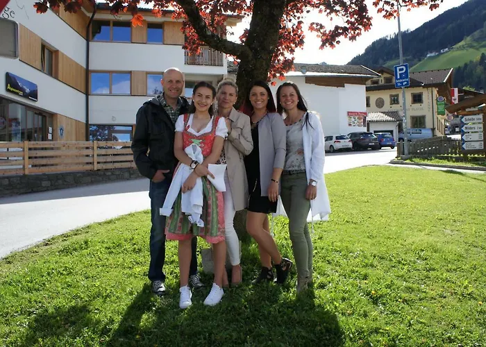 Haus Adlerhorst * ノイシュティフト・イム・シュトゥーバイタール