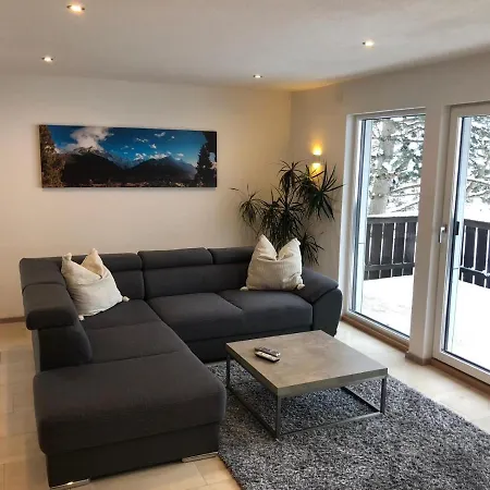 Haus Adlerhorst * ניוסטיפט אים סטובאיטל