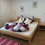 Haus Adlerhorst * Нойштифт-им-Штубайталь